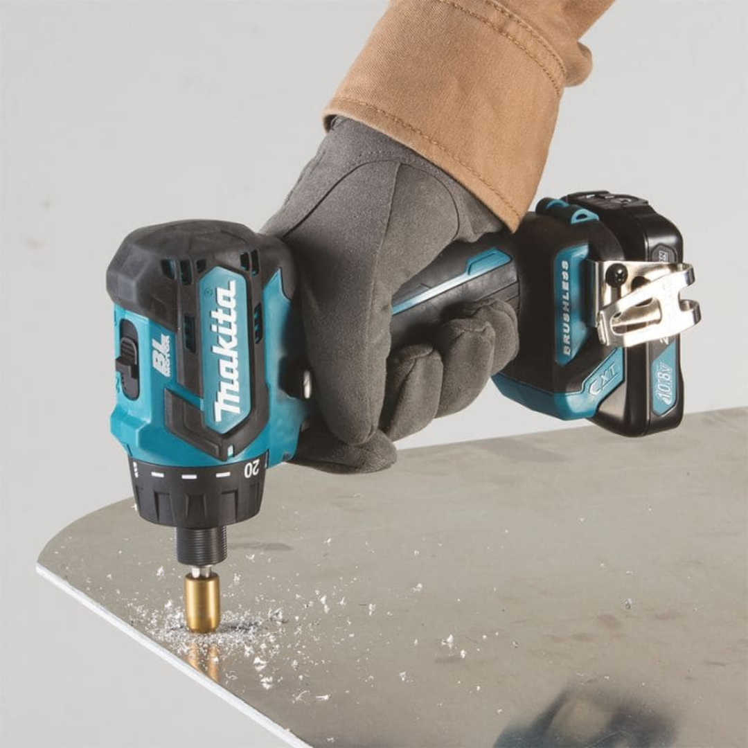 KIT MAKITA ORIGINAL: TALADRO INALÁMBRICO con PISTOLA DE IMPACTO + 26 ACCESORIOS + 2 BATERIAS